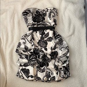 Rouched Floral Dress, Black/White, Size 11 Junior